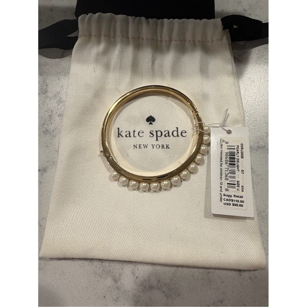Kate Spade New York Pearly Delight Gold Tone Faux Pearl Hing Bangle Bracelet NWT - Picture 2 of 4